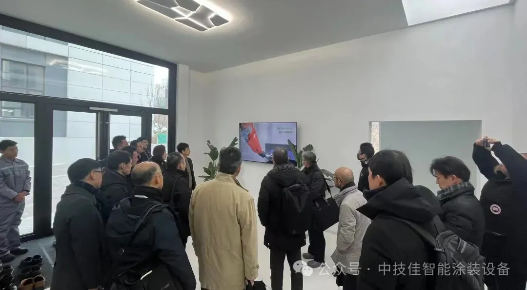 代表团考察智能化展示现场